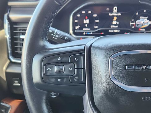 Used 2024 GMC Sierra 2500 Denali Ultimate AWD/4WD image 17