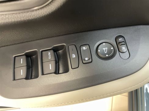 Certified 2025 Honda HR-V LX image 15