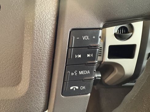 Used 2014 Ford F150 XLT image 12