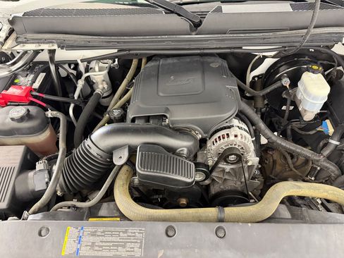 Used 2010 GMC Sierra 1500 SLE w/ Power Pack Plus AWD/4WD image 28