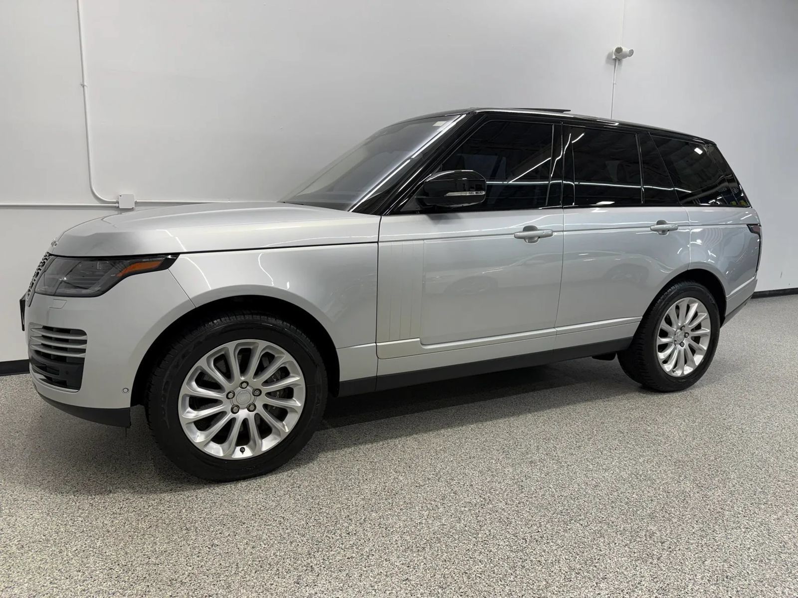 Used 2019 Land Rover Range Rover HSE AWD/4WD image 2