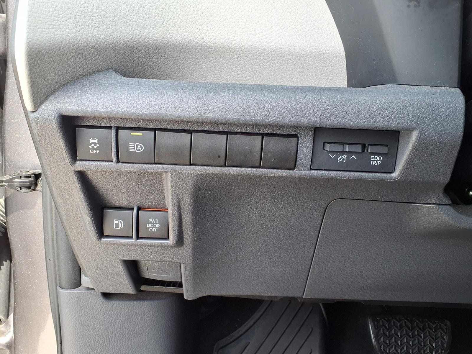 Used 2022 Toyota Sienna XLE FWD image 23