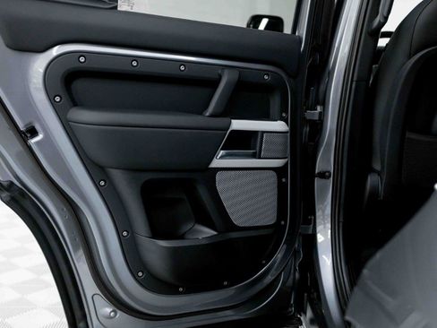 Used 2023 Land Rover Defender 130 SE image 44