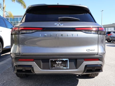 Certified 2023 INFINITI QX60 Luxe w/ Performance Audio Package image 8