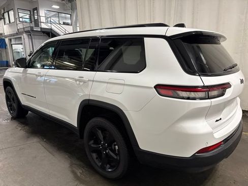 Used 2023 Jeep Grand Cherokee L Laredo AWD/4WD image 6