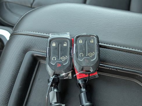 Used 2019 Chevrolet Silverado 1500 High Country image 38