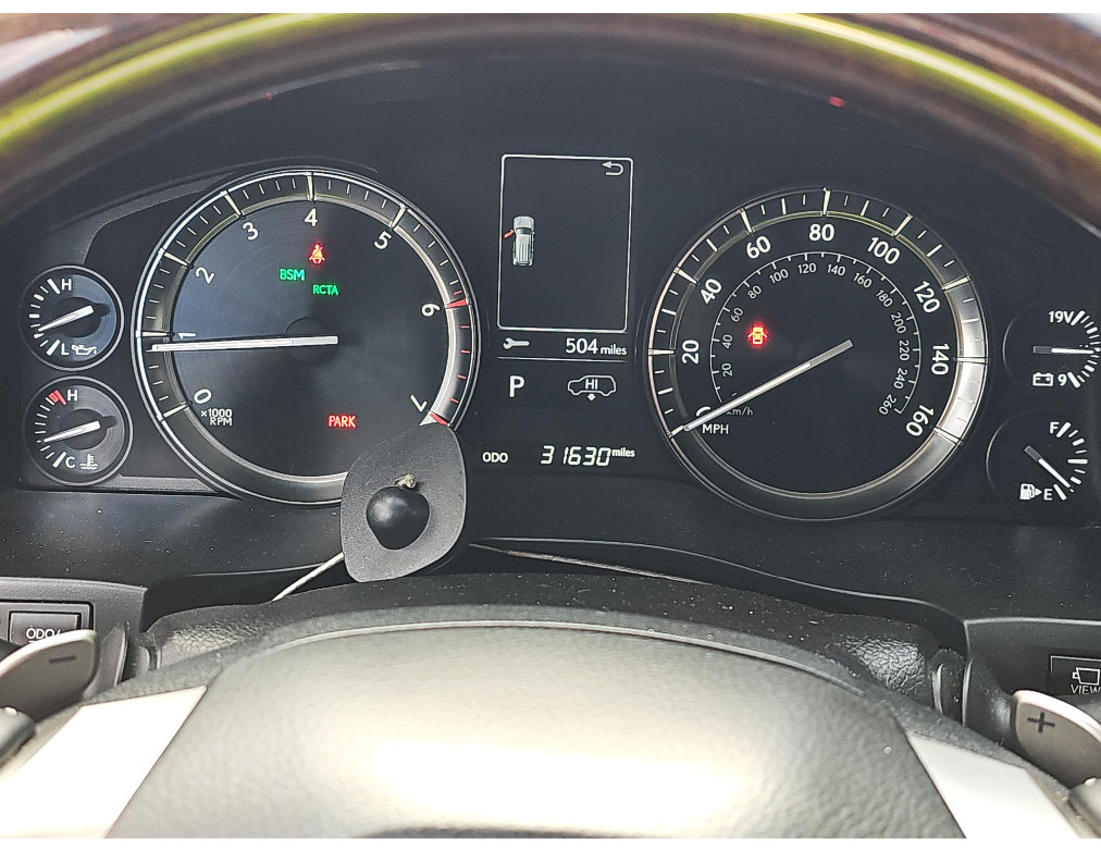 Used 2016 Lexus LX 570 4WD w/ Luxury Package image 9
