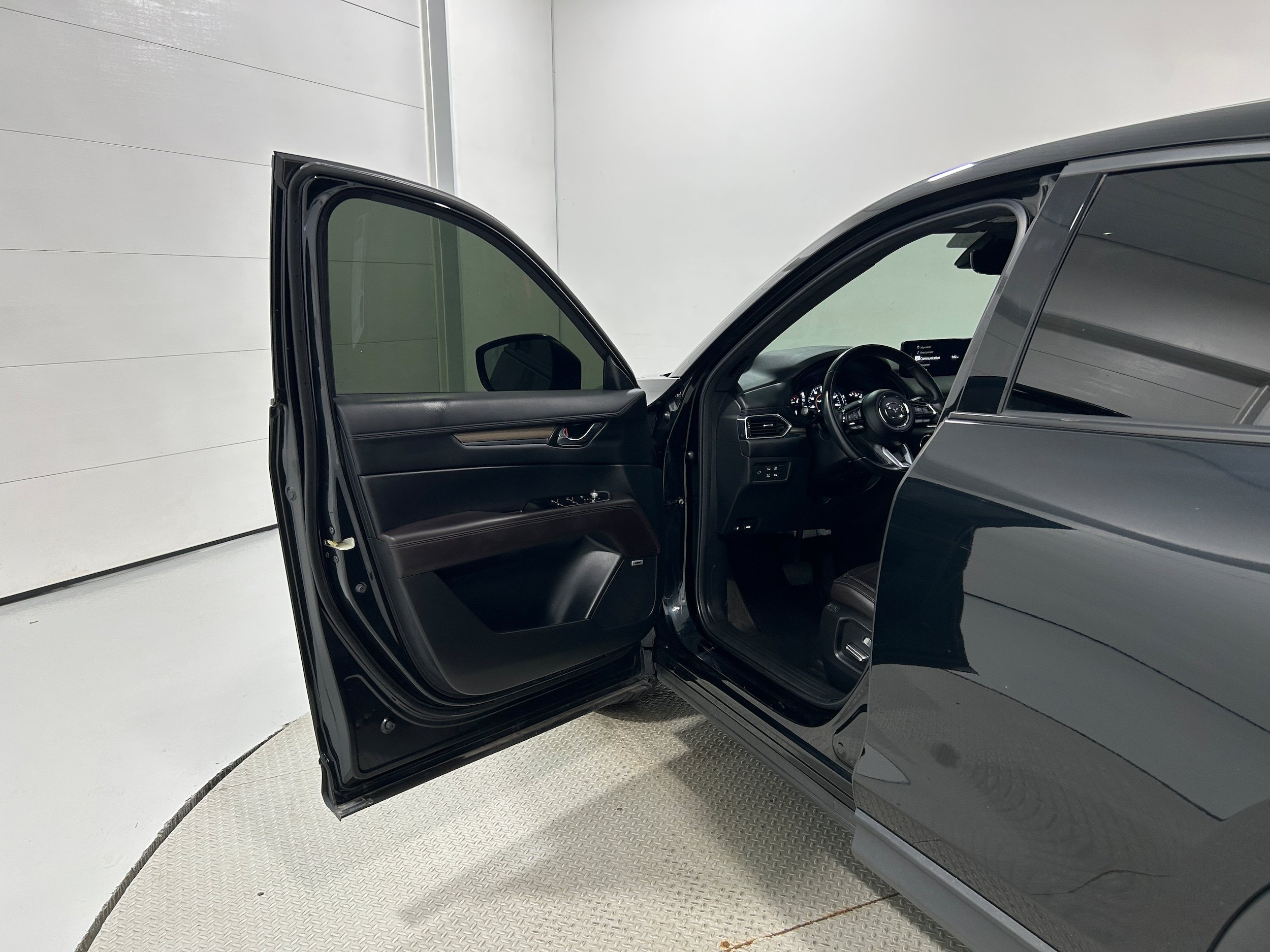 Used 2021 MAZDA CX-5 Signature AWD/4WD image 23