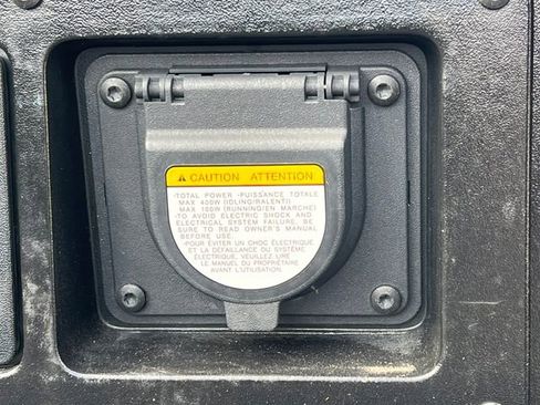 Used 2022 Toyota Tacoma TRD Off-Road image 12