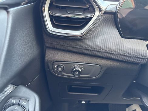 Used 2025 Chevrolet TrailBlazer LS w/ LS Convenience Package image 27