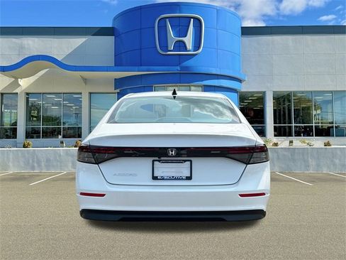 New 2025 Honda Accord SE image 3