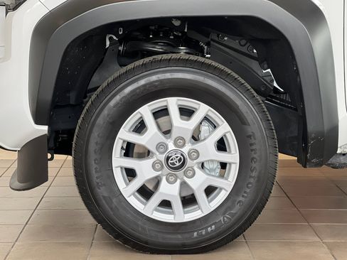 Certified 2024 Toyota Tacoma SR5 image 25