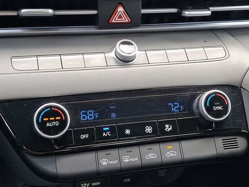 Certified 2024 Hyundai Elantra SEL FWD image 15