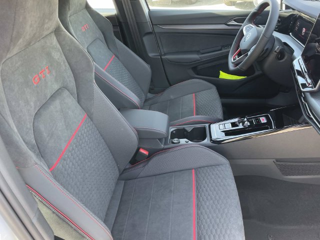 New 2026 Volkswagen GTI SE FWD image 27