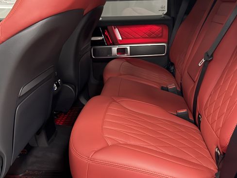 Used 2024 Mercedes-Benz G 550 image 39