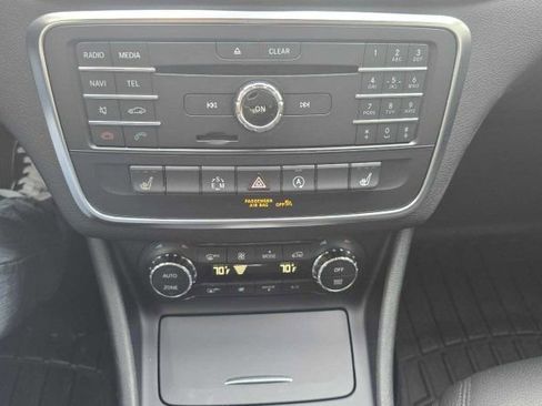 Used 2015 Mercedes-Benz CLA 250 4MATIC image 23