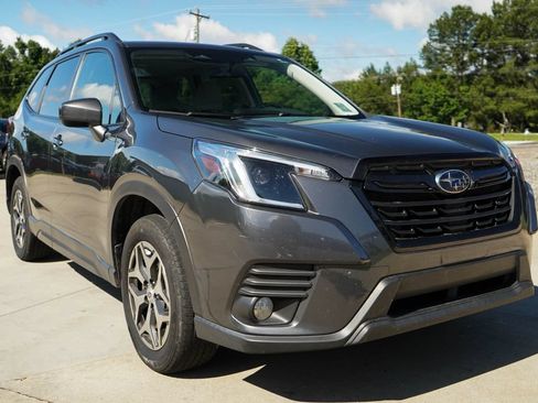 Used 2023 Subaru Forester Premium AWD/4WD image 37
