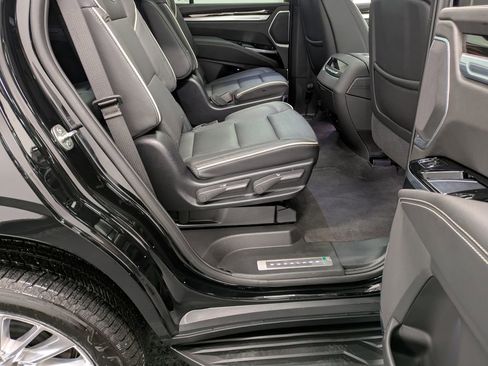 Used 2025 Cadillac Escalade Premium Luxury image 26