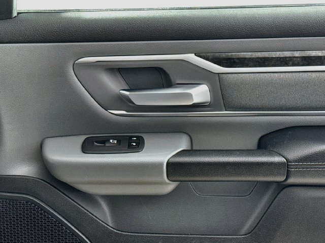 Used 2021 RAM 1500 Big Horn AWD/4WD image 30