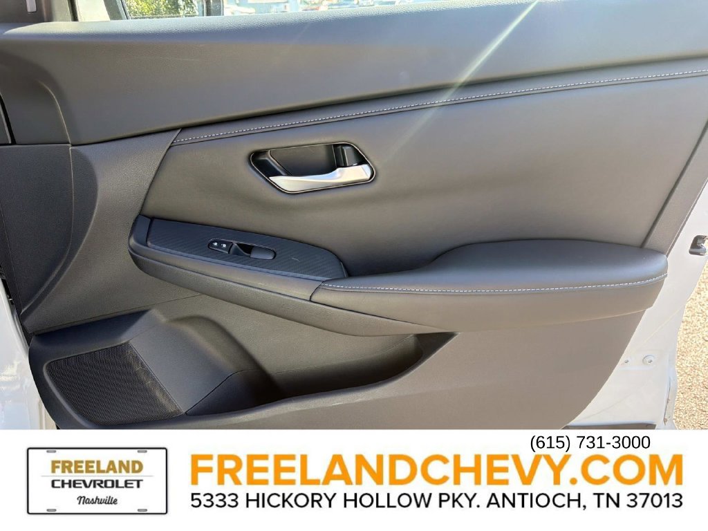 Used 2024 Nissan Sentra SV FWD image 25