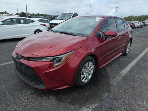 Used 2022 Toyota Corolla LE image 2