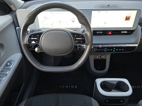 Used 2023 Hyundai Ioniq 5 SE image 18