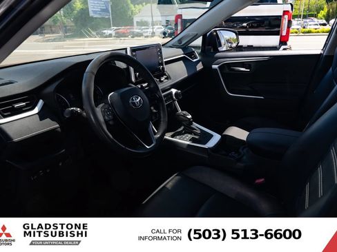 Used 2019 Toyota RAV4 XLE Premium w/ Cold Weather Package AWD/4WD image 20