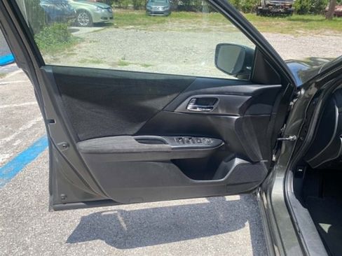 Used 2013 Honda Accord LX image 9