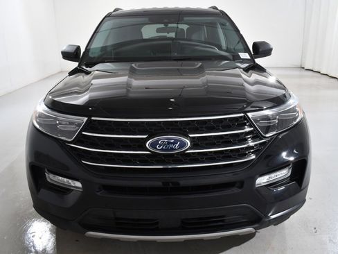 Used 2023 Ford Explorer XLT w/ Equipment Group 202A image 3