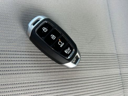 Used 2025 Hyundai Venue SEL FWD image 32
