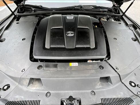 Used 2018 Lexus LS 500 F Sport w/ Accessory Package (Z2) RWD image 32