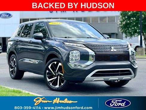 Used 2024 Mitsubishi Outlander SE Black Edition FWD image 1