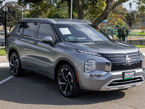 Used 2024 Mitsubishi Outlander SEL image 4