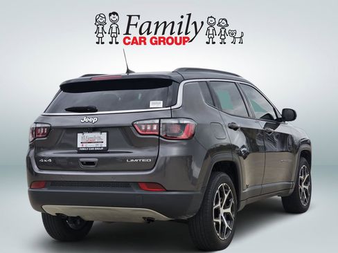 Used 2024 Jeep Compass Limited AWD/4WD image 4
