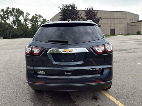 Used 2016 Chevrolet Traverse LT w/ Style and Technology Package FWD image 4