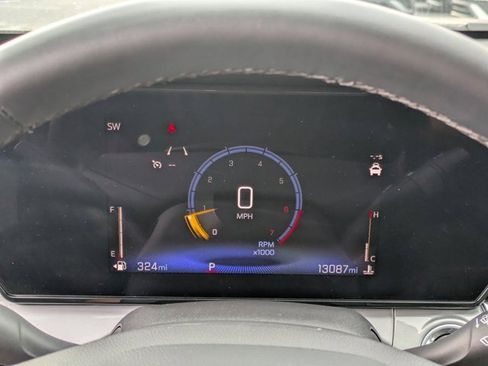 Used 2025 Chevrolet Trax LT w/ LT Convenience Package image 7