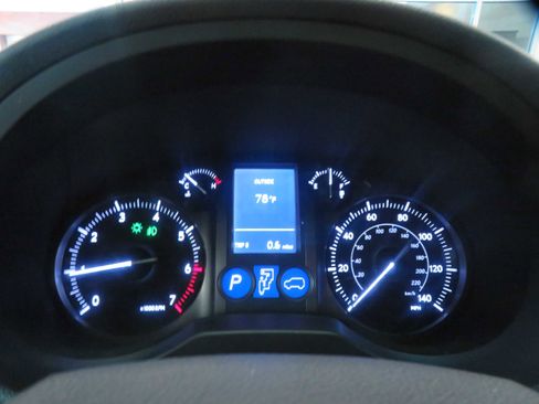 Used 2018 Lexus GX 460 Premium w/ Premium Package AWD/4WD image 33