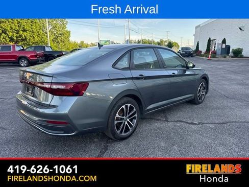 Used 2025 Volkswagen Jetta Sport FWD image 5