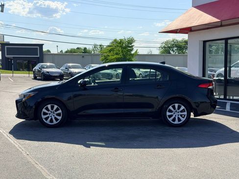 Used 2022 Toyota Corolla LE FWD image 3