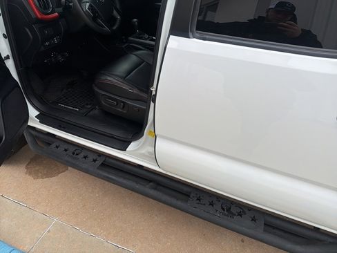 Used 2020 Toyota Tacoma TRD Sport image 6