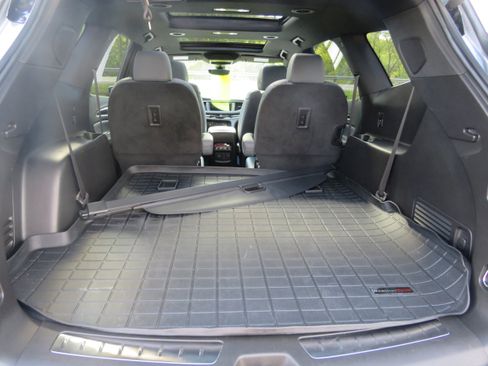 Used 2023 Buick Enclave Premium w/ Experience Buick Package image 8