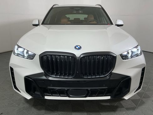 New 2026 BMW X5 xDrive50e w/ M Sport Package image 3