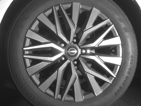 Used 2025 Nissan Altima 2.5 SV FWD image 14