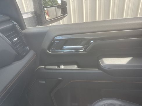 Used 2024 GMC Sierra 2500 AT4 w/ AT4 Preferred Package AWD/4WD image 14