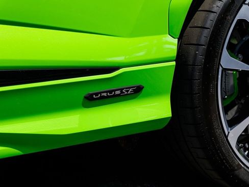 Used 2025 Lamborghini Urus SE image 15