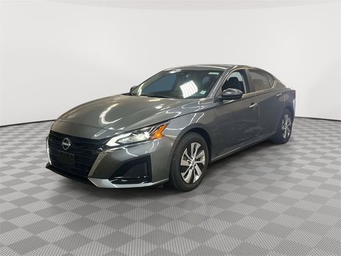 Used 2025 Nissan Altima 2.5 S image 7