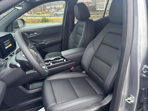New 2026 Chevrolet Equinox LT w/ Convenience Package II image 13