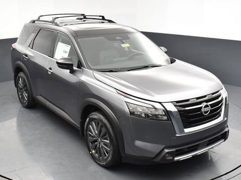 Certified 2025 Nissan Pathfinder SL w/ SL Premium Package image 25