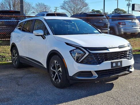 Used 2023 Kia Sportage EX image 2