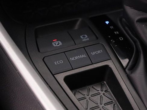 Certified 2025 Toyota RAV4 LE image 17